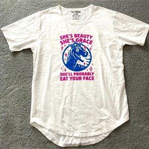 Ladies Ronin Beauty Grace Eat Your Face Curve Hem Oversized White Tee Size XL